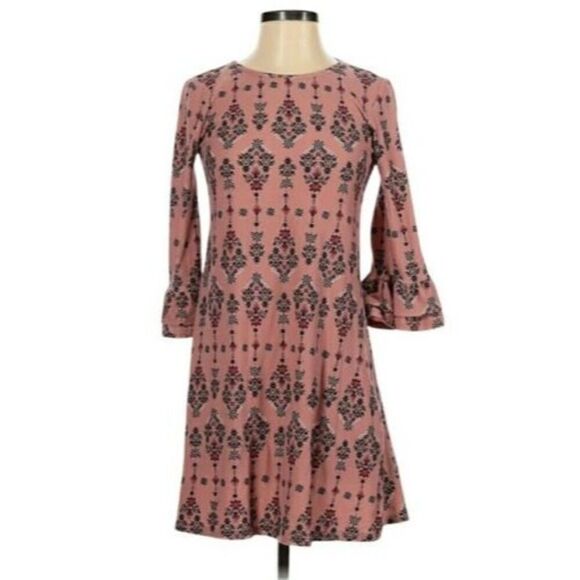 Pink Rose Womens Sz Small 3/4 Ruffle Sleeve Dress Dark Pink Medallion - Picture 1 of 10